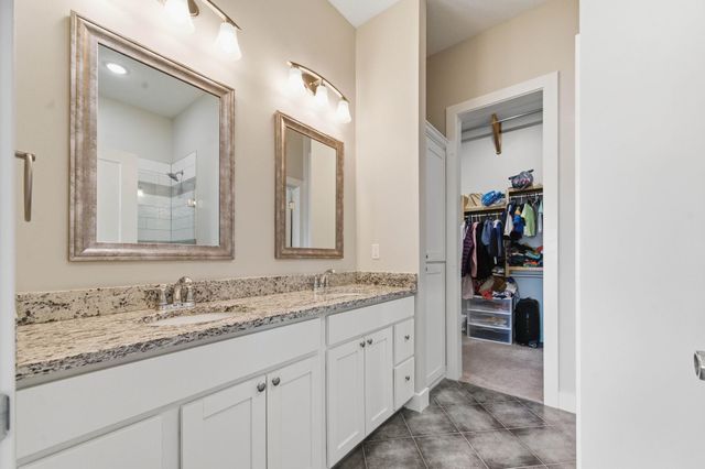 4724 N Elk Creek Dr, Wichita, KS 67226