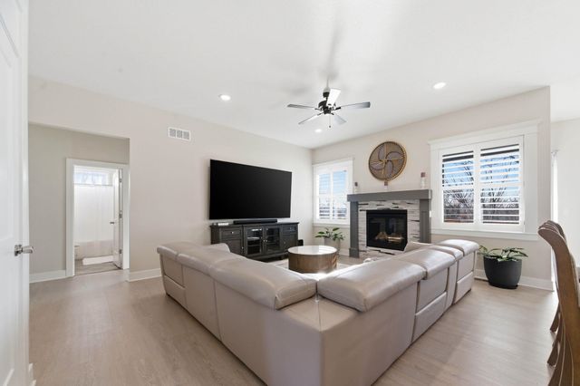 4724 N Elk Creek Dr, Wichita, KS 67226