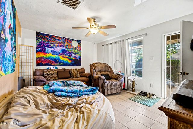 5225 N 8TH Place, Phoenix, AZ 85014