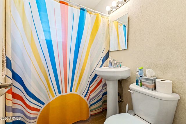 5225 N 8TH Place, Phoenix, AZ 85014