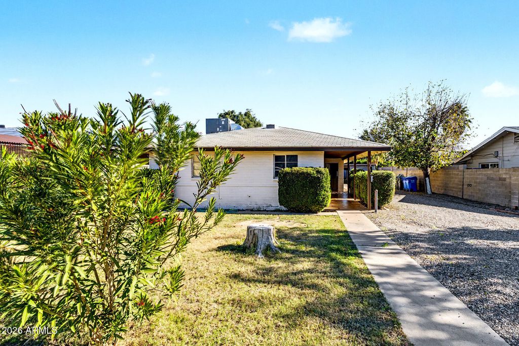 5225 N 8TH Place, Phoenix, AZ 85014