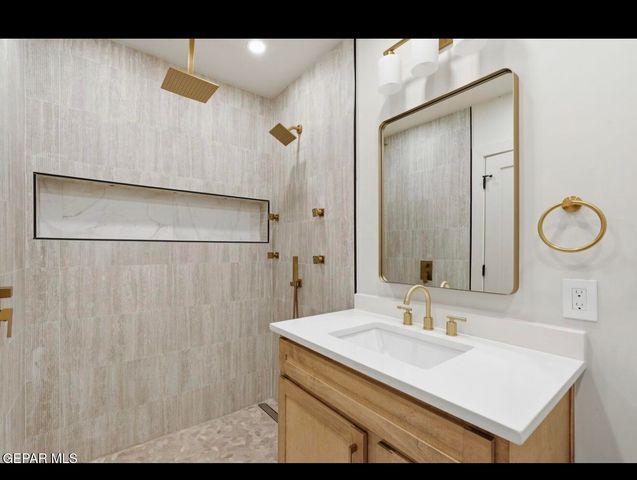 704 YORKSHIRE Court, El Paso, TX 79922