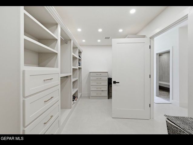 704 YORKSHIRE Court, El Paso, TX 79922
