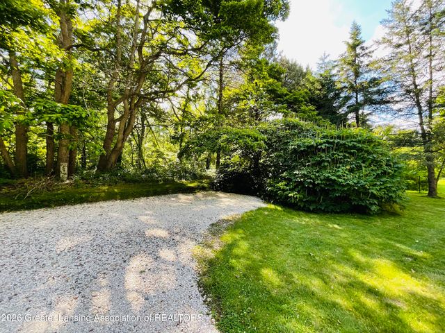 6845 S Ainger Road, Olivet, MI 49076