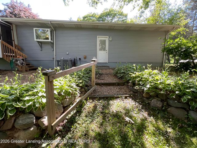 6845 S Ainger Road, Olivet, MI 49076