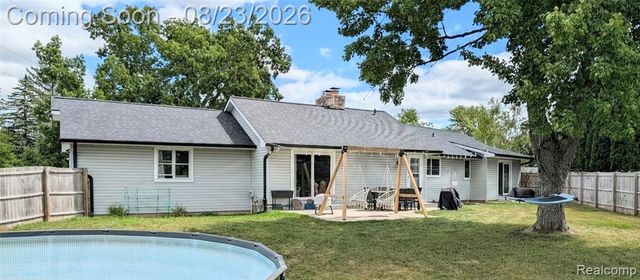 9004 Del Rio Drive, Grand Blanc, MI 48439