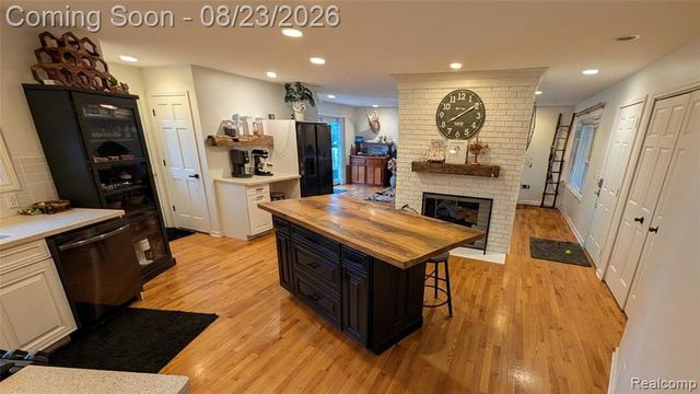 9004 Del Rio Drive, Grand Blanc, MI 48439