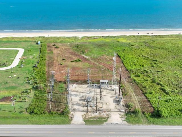 456 Highway 87, Gilchrist, TX 77617