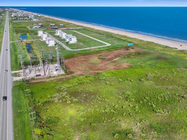 456 Highway 87, Gilchrist, TX 77617