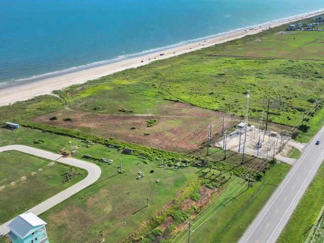 456 Highway 87, Gilchrist, TX 77617