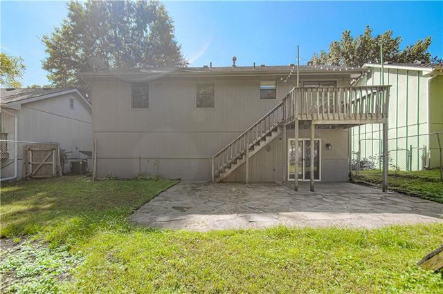 8904 NE 72nd Street, Kansas City, MO 64158