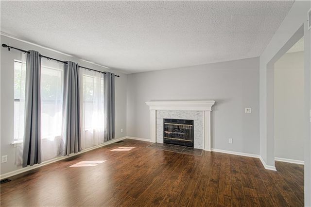 8904 NE 72nd Street, Kansas City, MO 64158