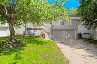 8904 NE 72nd Street, Kansas City, MO 64158