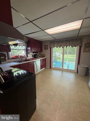 131 MAPLE AVE, Cedarville, NJ 08311