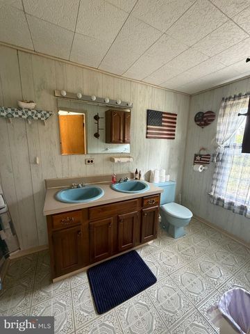 131 MAPLE AVE, Cedarville, NJ 08311