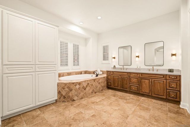 7175 Sitio Caballero, Carlsbad, CA 92009