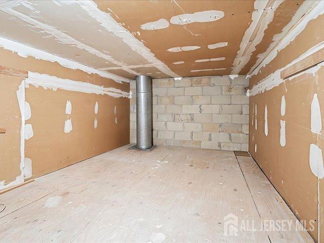 18 Pond View Drive, Plainsboro, NJ 08536