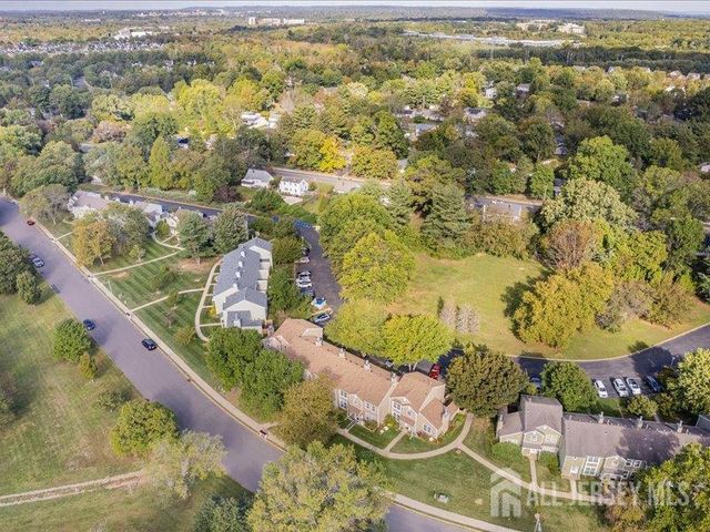 18 Pond View Drive, Plainsboro, NJ 08536