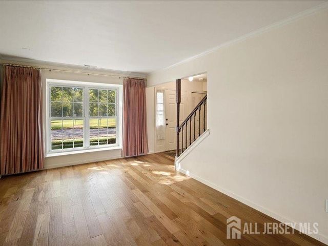 18 Pond View Drive, Plainsboro, NJ 08536