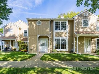 18 Pond View Drive, Plainsboro, NJ 08536