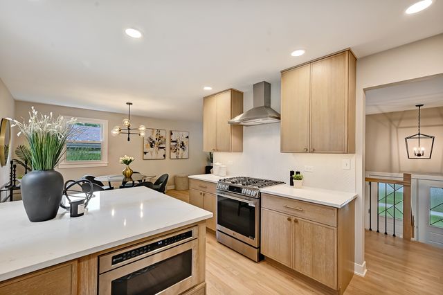 1030 71st Street, Darien, IL 60561