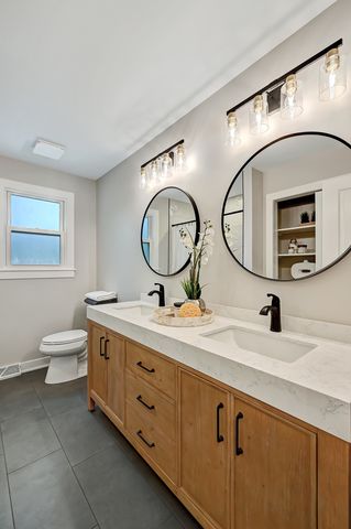 1030 71st Street, Darien, IL 60561