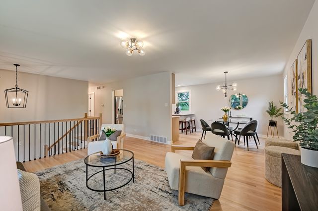 1030 71st Street, Darien, IL 60561