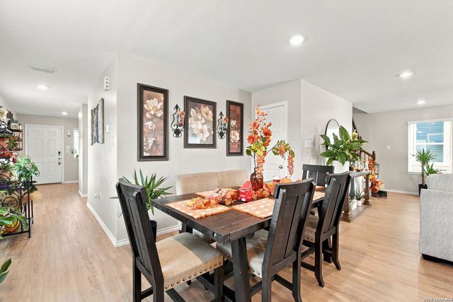 8650 EAGLE HILL MDW, San Antonio, TX 78222