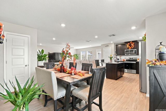 8650 EAGLE HILL MDW, San Antonio, TX 78222