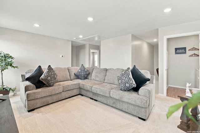 8650 EAGLE HILL MDW, San Antonio, TX 78222