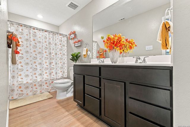 8650 EAGLE HILL MDW, San Antonio, TX 78222