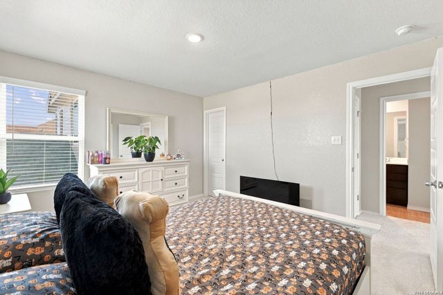 8650 EAGLE HILL MDW, San Antonio, TX 78222