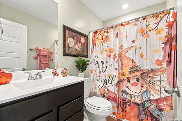 8650 EAGLE HILL MDW, San Antonio, TX 78222