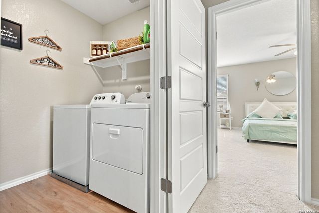 8650 EAGLE HILL MDW, San Antonio, TX 78222