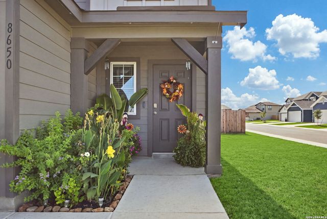 8650 EAGLE HILL MDW, San Antonio, TX 78222