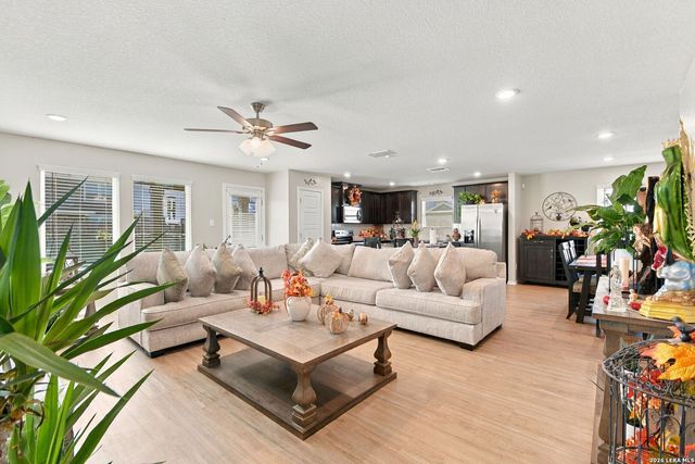 8650 EAGLE HILL MDW, San Antonio, TX 78222