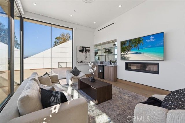 4016 Oakfield dr, Sherman Oaks, CA 91423