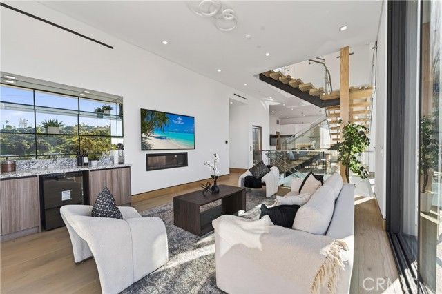 4016 Oakfield dr, Sherman Oaks, CA 91423