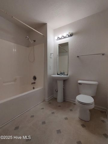 60 Rainbow Drive 6, Jacksonville, NC 28546