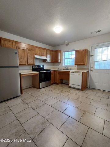 60 Rainbow Drive 6, Jacksonville, NC 28546