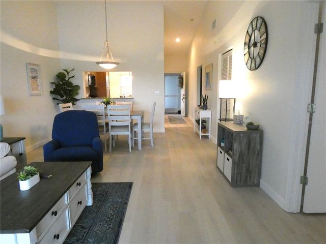 9300 CLUBSIDE CIRCLE 1307, Sarasota, FL 34238