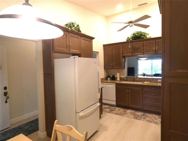 9300 CLUBSIDE CIRCLE 1307, Sarasota, FL 34238