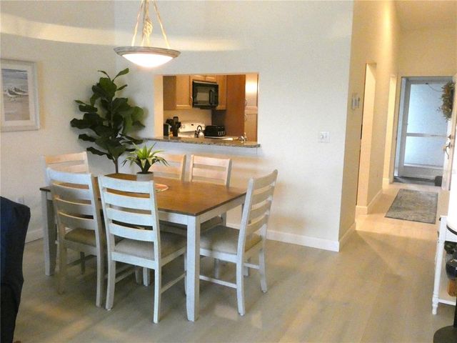 9300 CLUBSIDE CIRCLE 1307, Sarasota, FL 34238