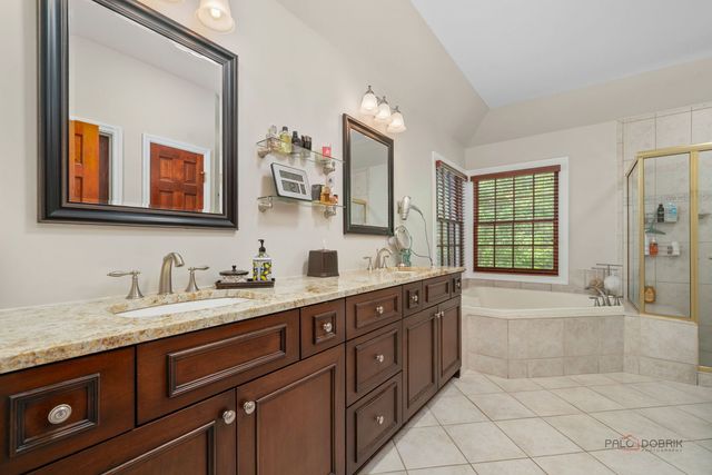 126 Schooner Lane, Lake Barrington, IL 60010