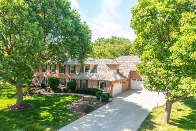 126 Schooner Lane, Lake Barrington, IL 60010