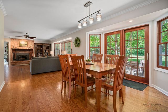 126 Schooner Lane, Lake Barrington, IL 60010