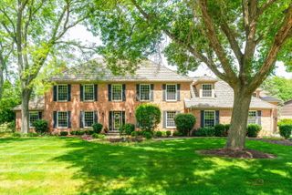126 Schooner Lane, Lake Barrington, IL 60010