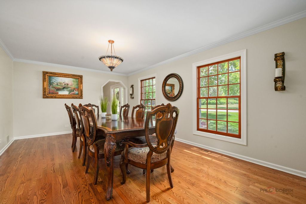 Image 13 of property listing at 126 Schooner Lane, Lake Barrington, IL 60010