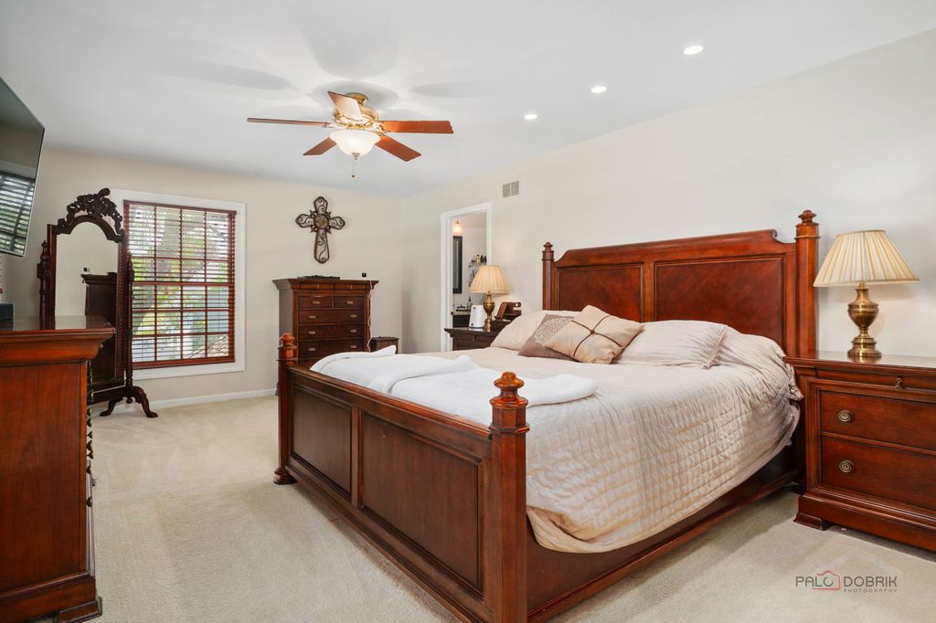 Image 21 of property listing at 126 Schooner Lane, Lake Barrington, IL 60010
