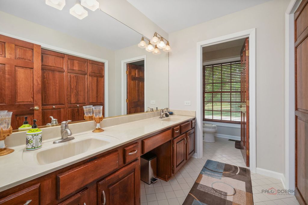 Image 24 of property listing at 126 Schooner Lane, Lake Barrington, IL 60010